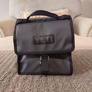 Yeti Daytrip Charcoal Gray Lunch Bag Box